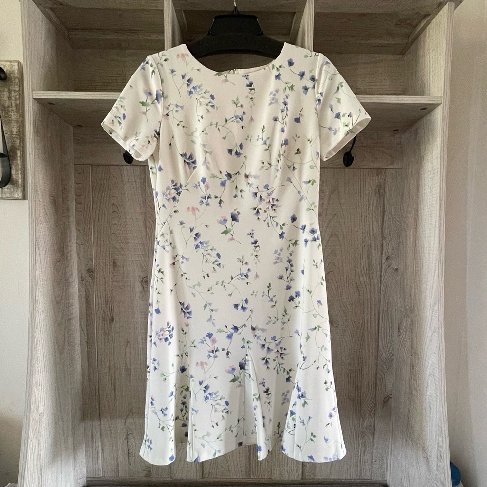 NWOT Ralph Lauren size 6 Floral women’s dress beautiful for Easter